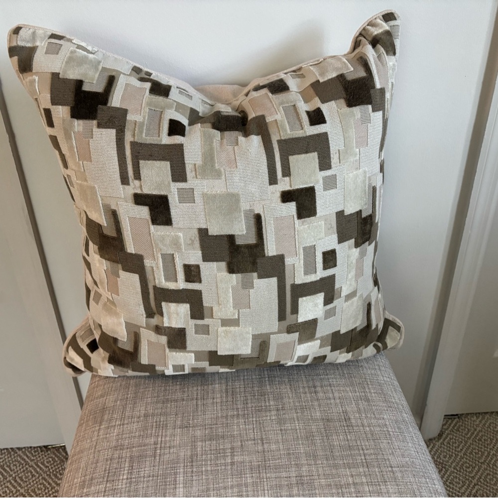 Geometric chenille Throw Pillow - Cream and Brown